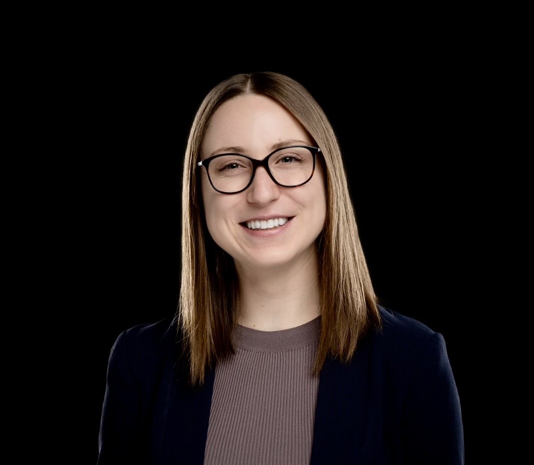 Photo of Lisa Monozlai